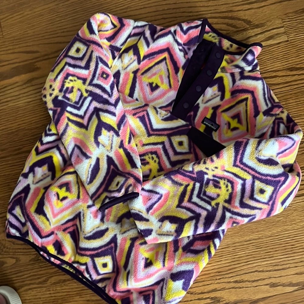 Patagonia Kids XL Sweatshirt | Cozy Fleece Pullover | Outdoor Essential